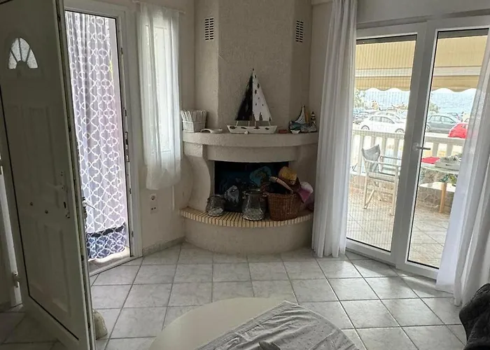 Seaside House Айокампос